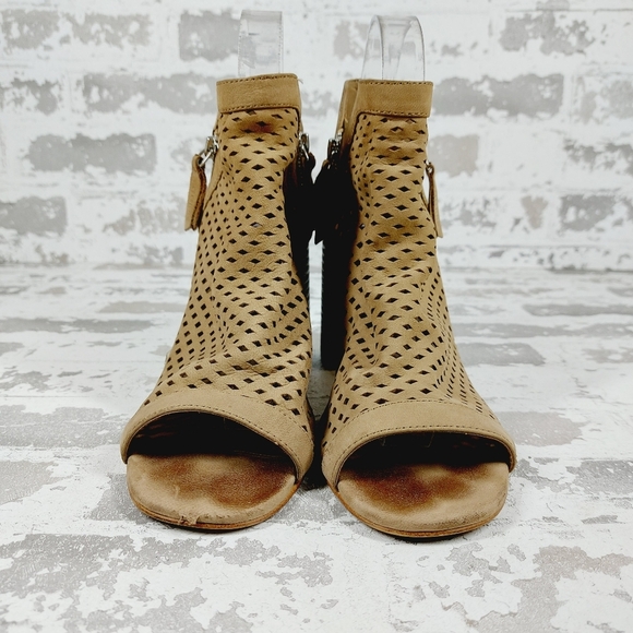 Guess Oana Tan Brown Leather Perforated Peep Toe Block Heel Ankle Booties V536 - Picture 3 of 13